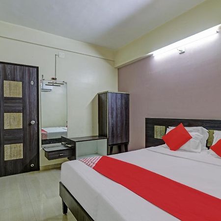 Oyo 82461 Hotel Darshan Banquet And Rooms 수라트 외부 사진