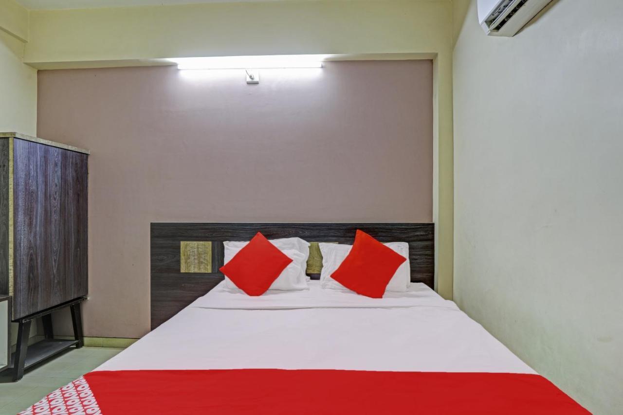 Oyo 82461 Hotel Darshan Banquet And Rooms 수라트 외부 사진