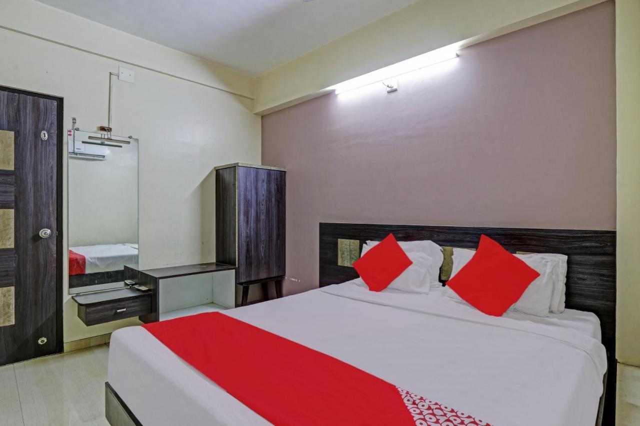 Oyo 82461 Hotel Darshan Banquet And Rooms 수라트 외부 사진