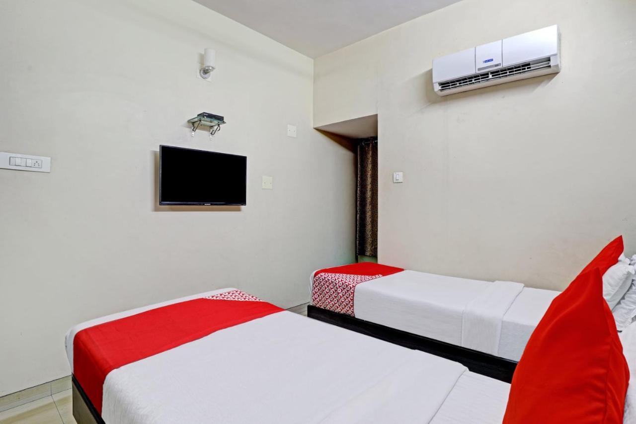 Oyo 82461 Hotel Darshan Banquet And Rooms 수라트 외부 사진